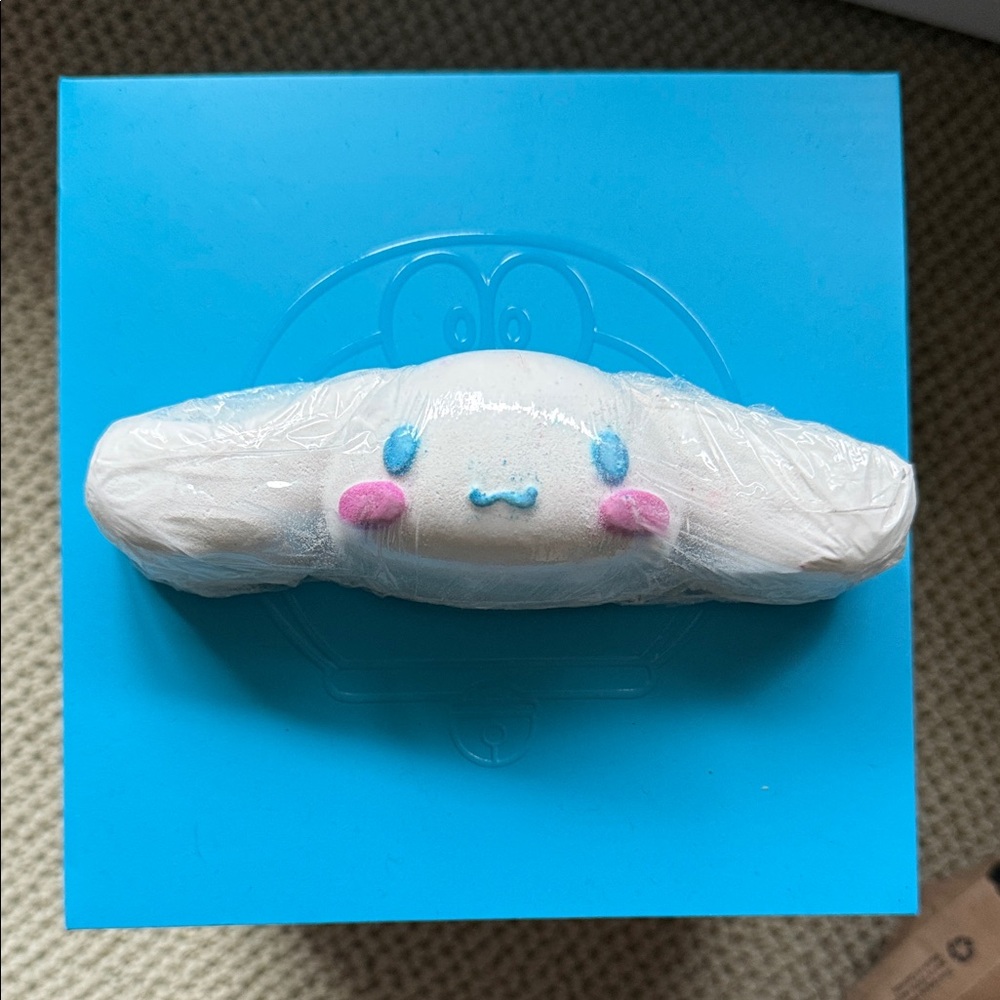 Lush Cinnamoroll Bath Bomb